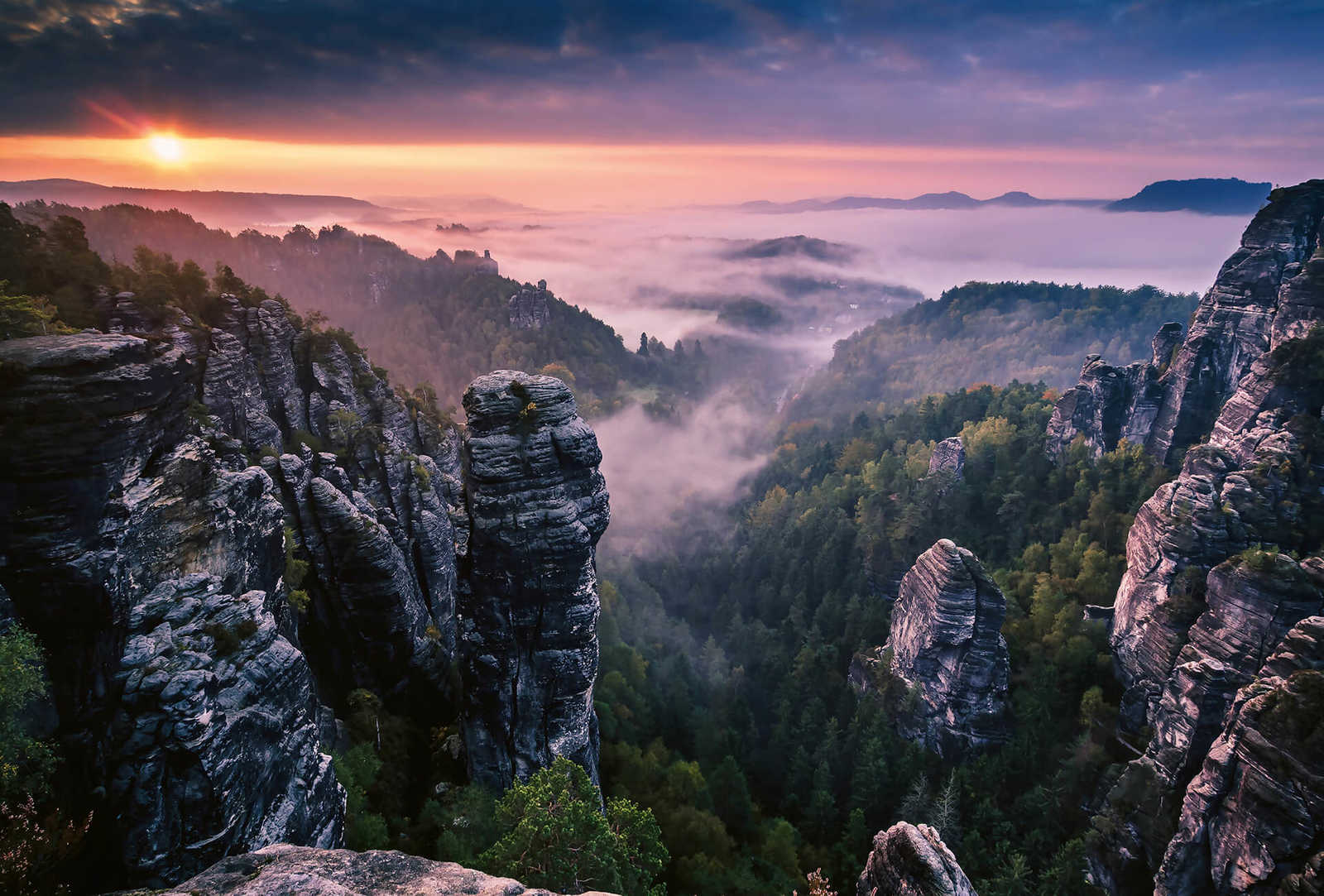 Fotomural Photo wallpaper sunrise in mountains - grey, green, white - DD Motive 2