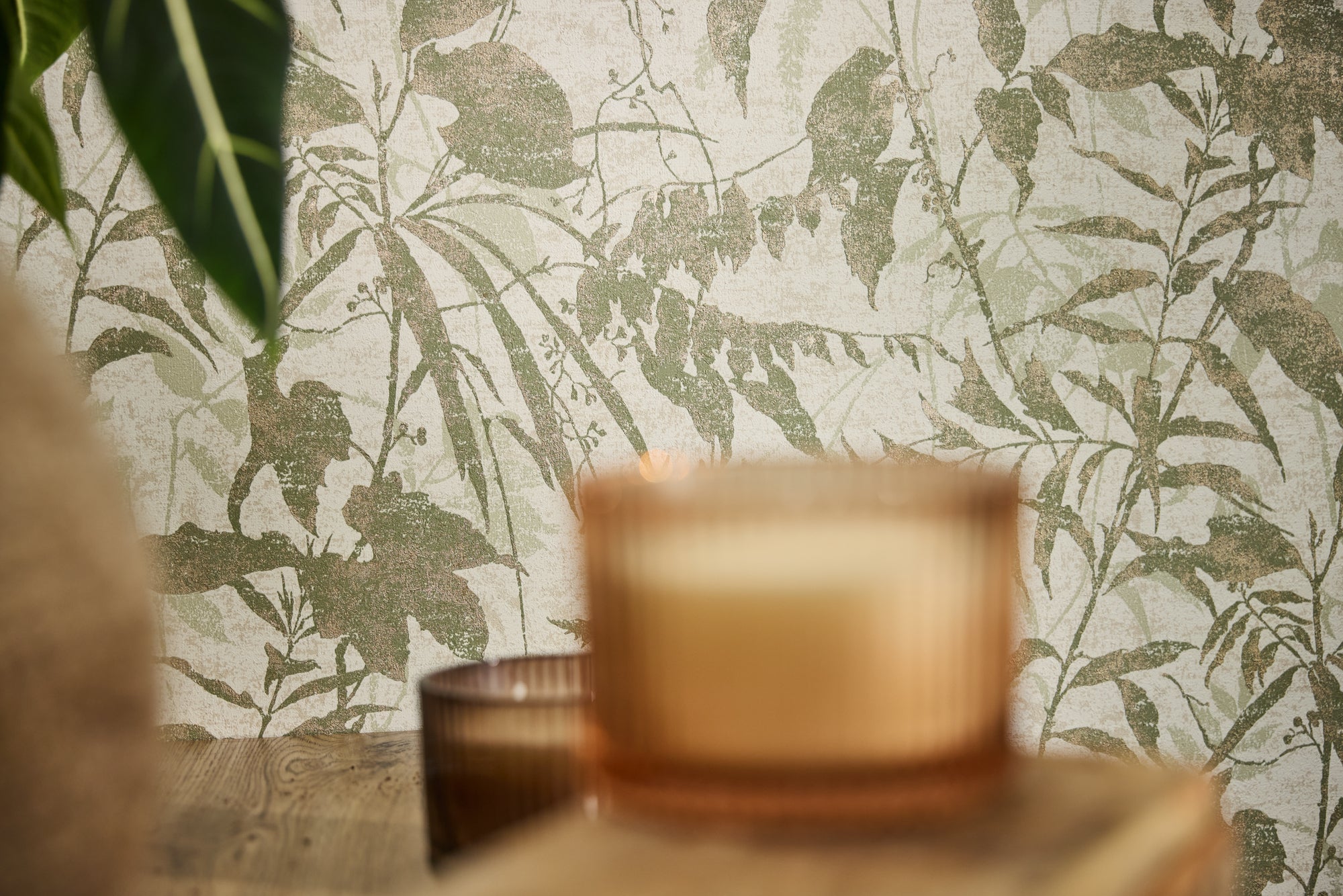 Hochwertige Vliestapete Creme Floral