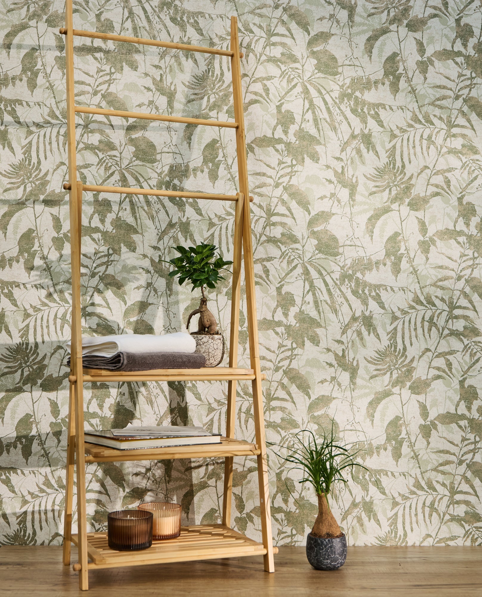 Hochwertige Vliestapete Creme Floral