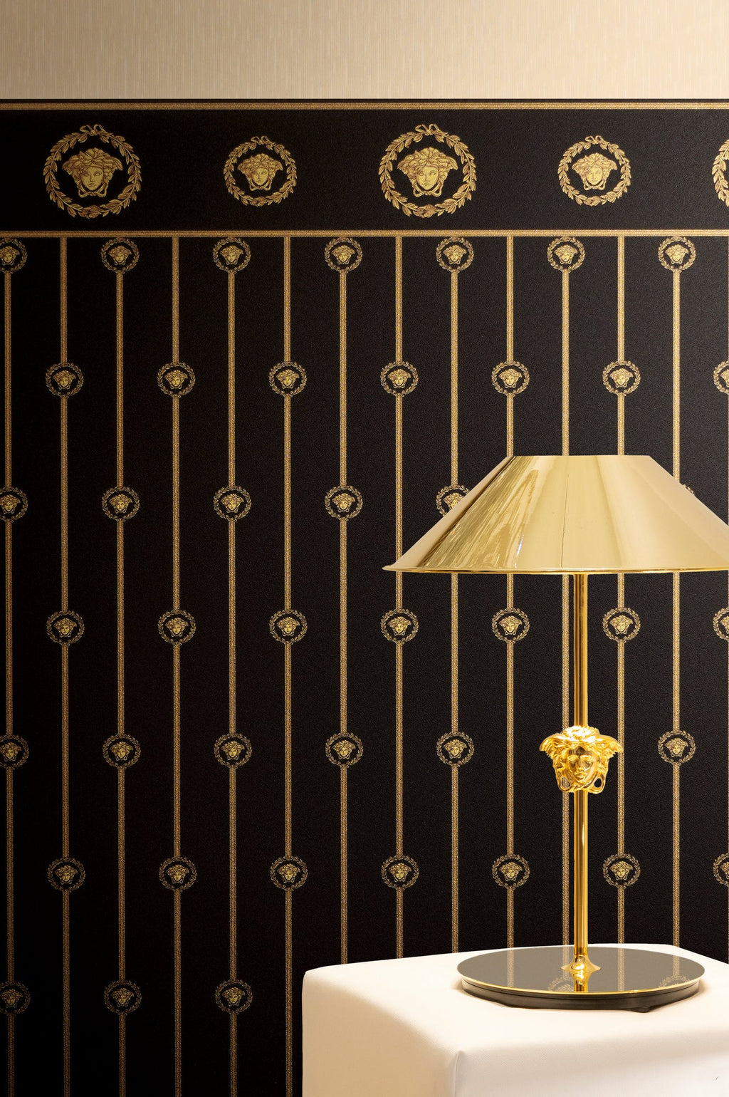 Versace 6-Vliestapete Vinyltapete Schwarz Medusakopf