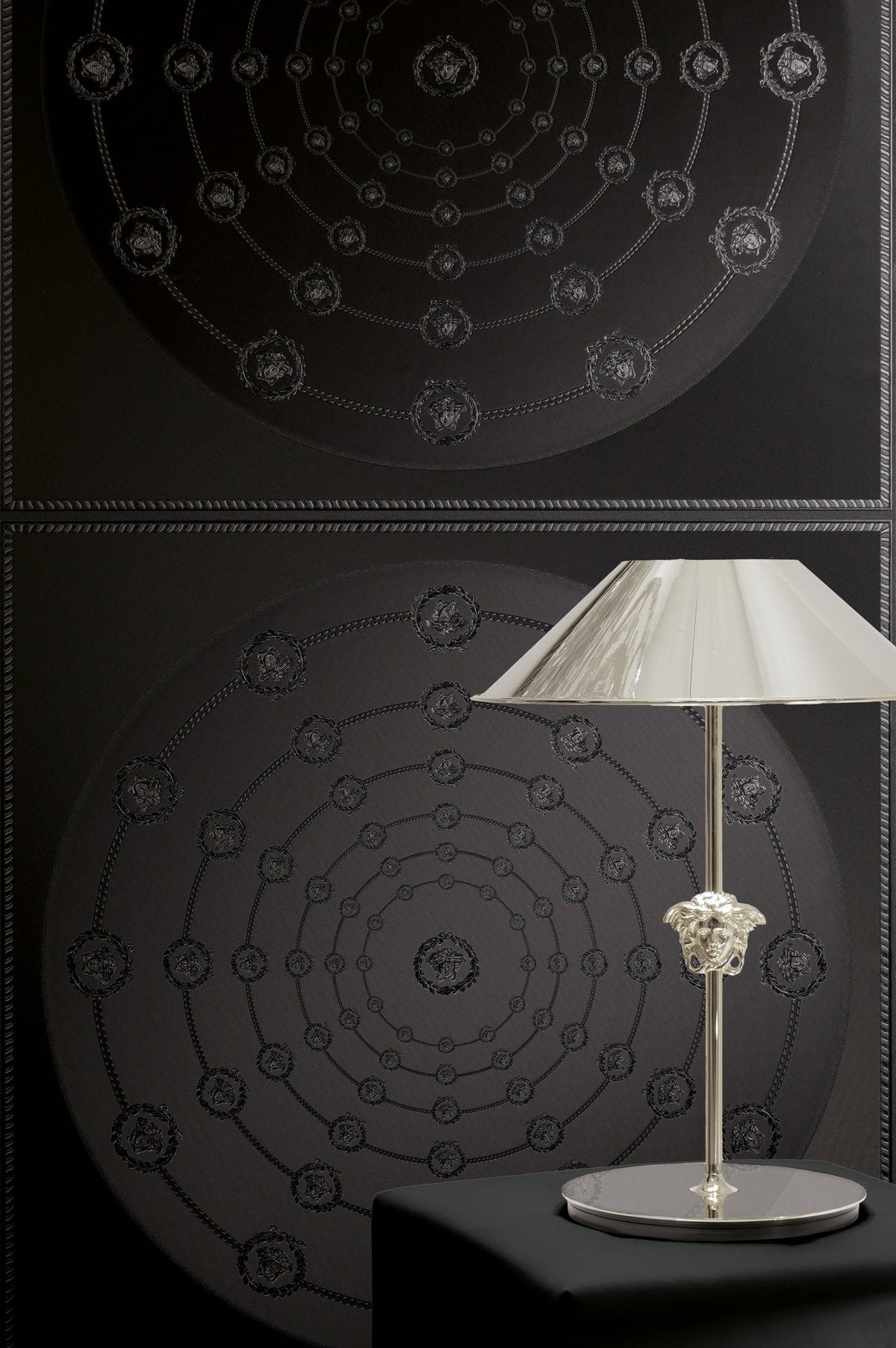 Papel pintado vinílico Versace 6 negro cabeza de Medusa emblemática - Matex - Imagen 1