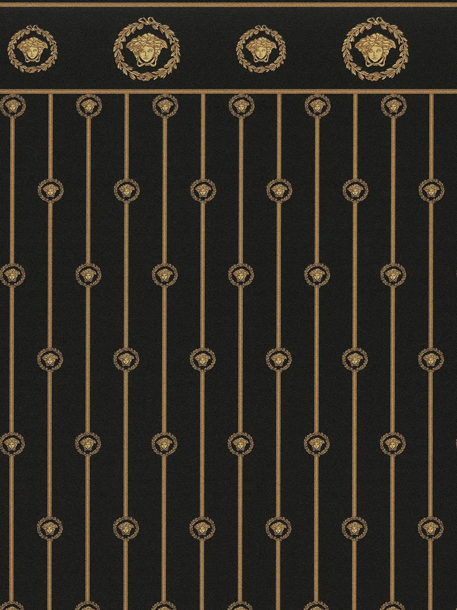Papel pintado no tejido VERSACE con motivo de Medusa y adornos de filigrana brillante ligeramente texturizado - negro, dorado, Metálico